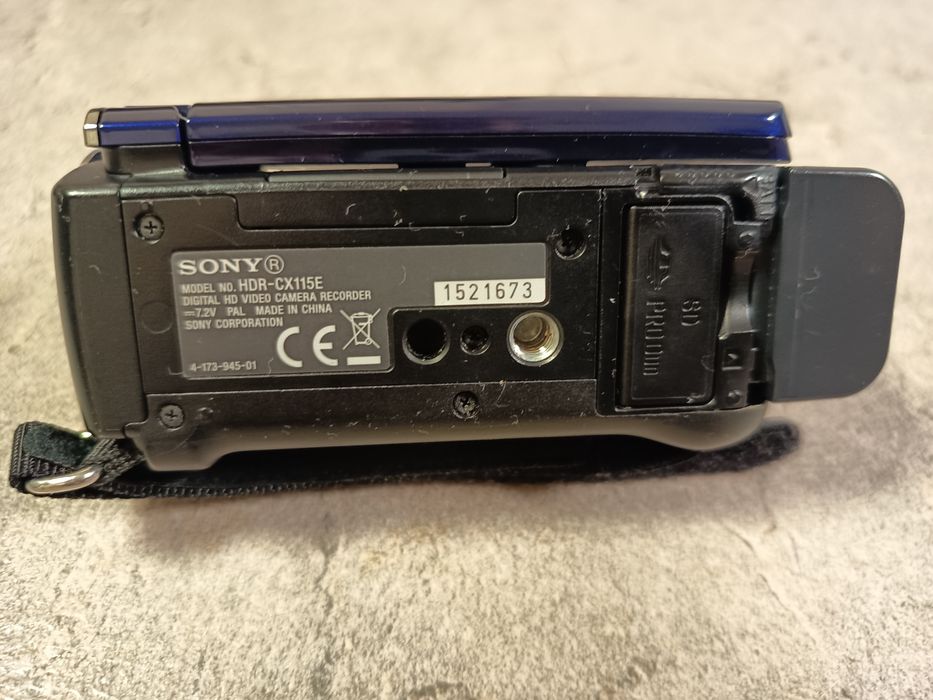 Преносима идеокамера Sony HDR-CX115E