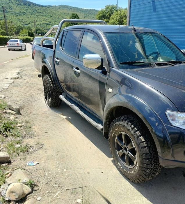 Mitsubishi KAOT L200 2.5D ,2011+Cauciucuri ca NOI offroad BFGoodrich