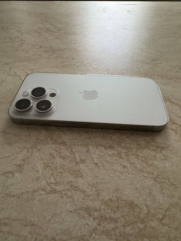 iphone 14 pro Silver