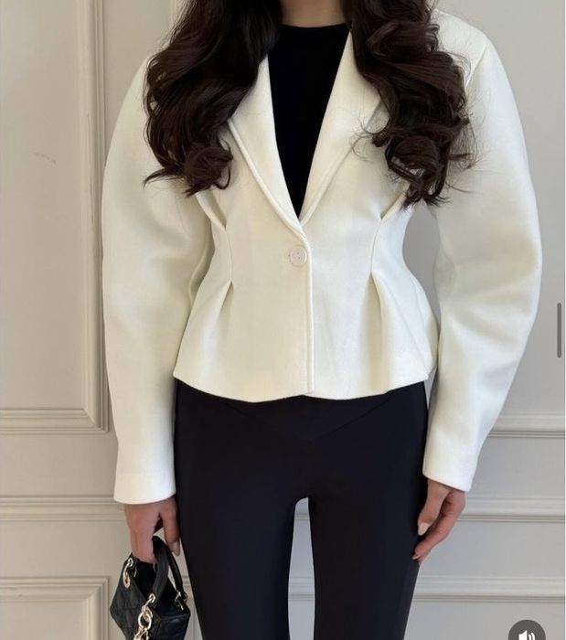 Разгрузка пальто , платья , джинсы и др