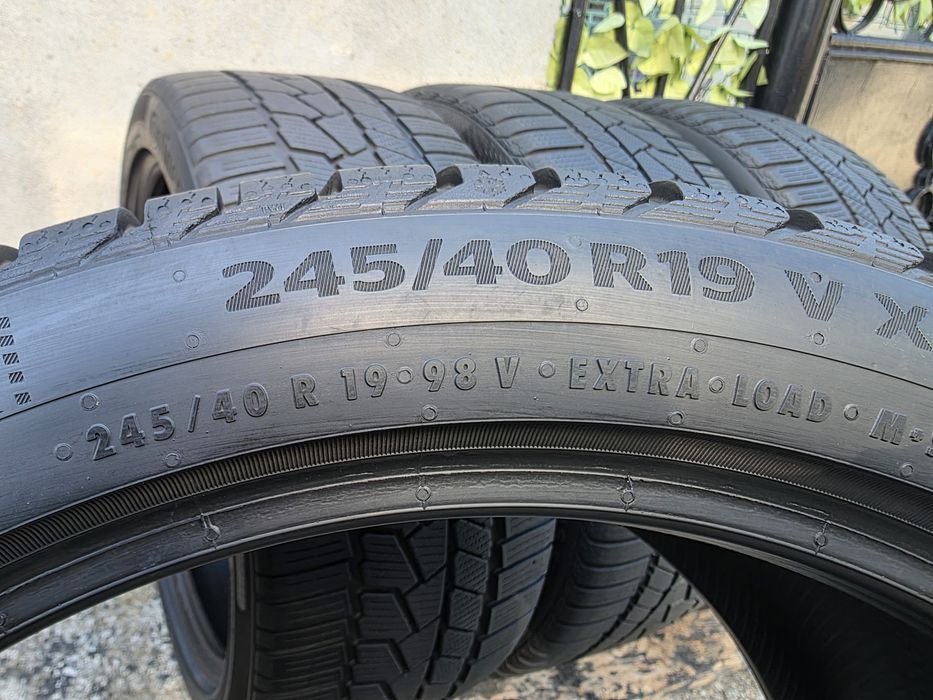 Vând patru anvelope de iarna continental 245 40 19  dot 3322