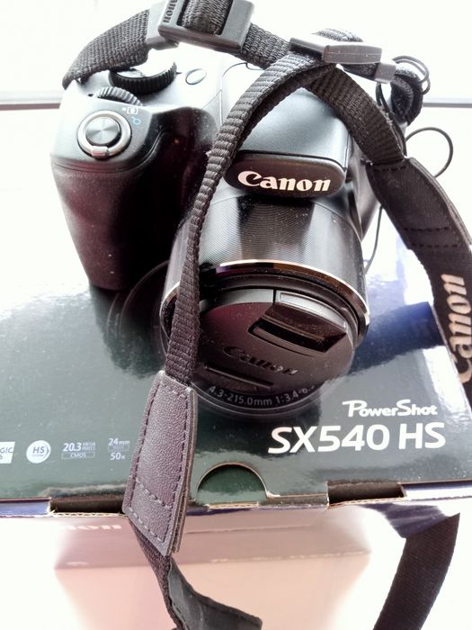 Фото, видео камера Canon с 50 кратным приближением.