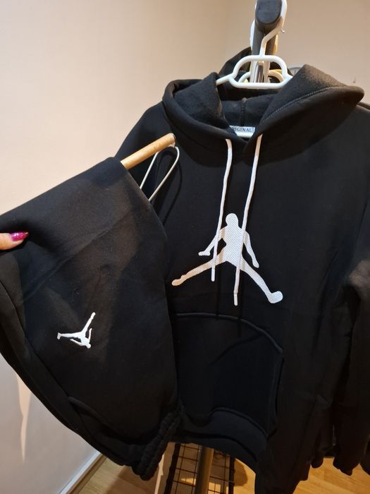 Vând bluze treninguri  geci mai multe modele