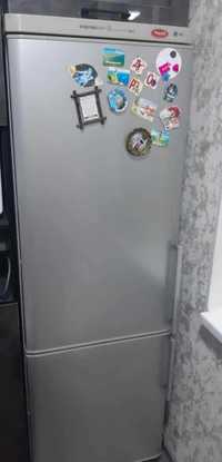 LG холодильник продаётся в хорошем состоянии
