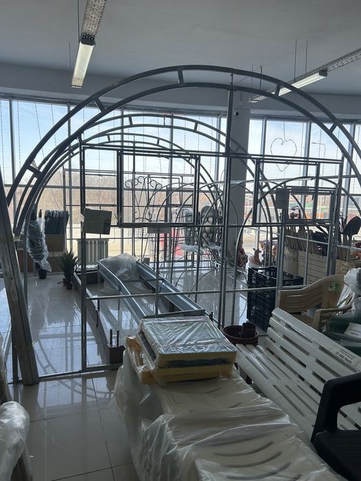 Садовый инвентарь, теплицы, пруды, газон,семена, кустарники