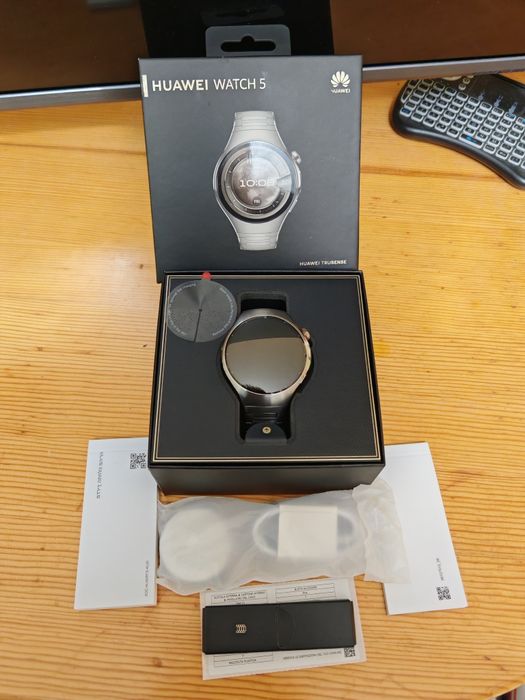 Hauwei watch 5 нов