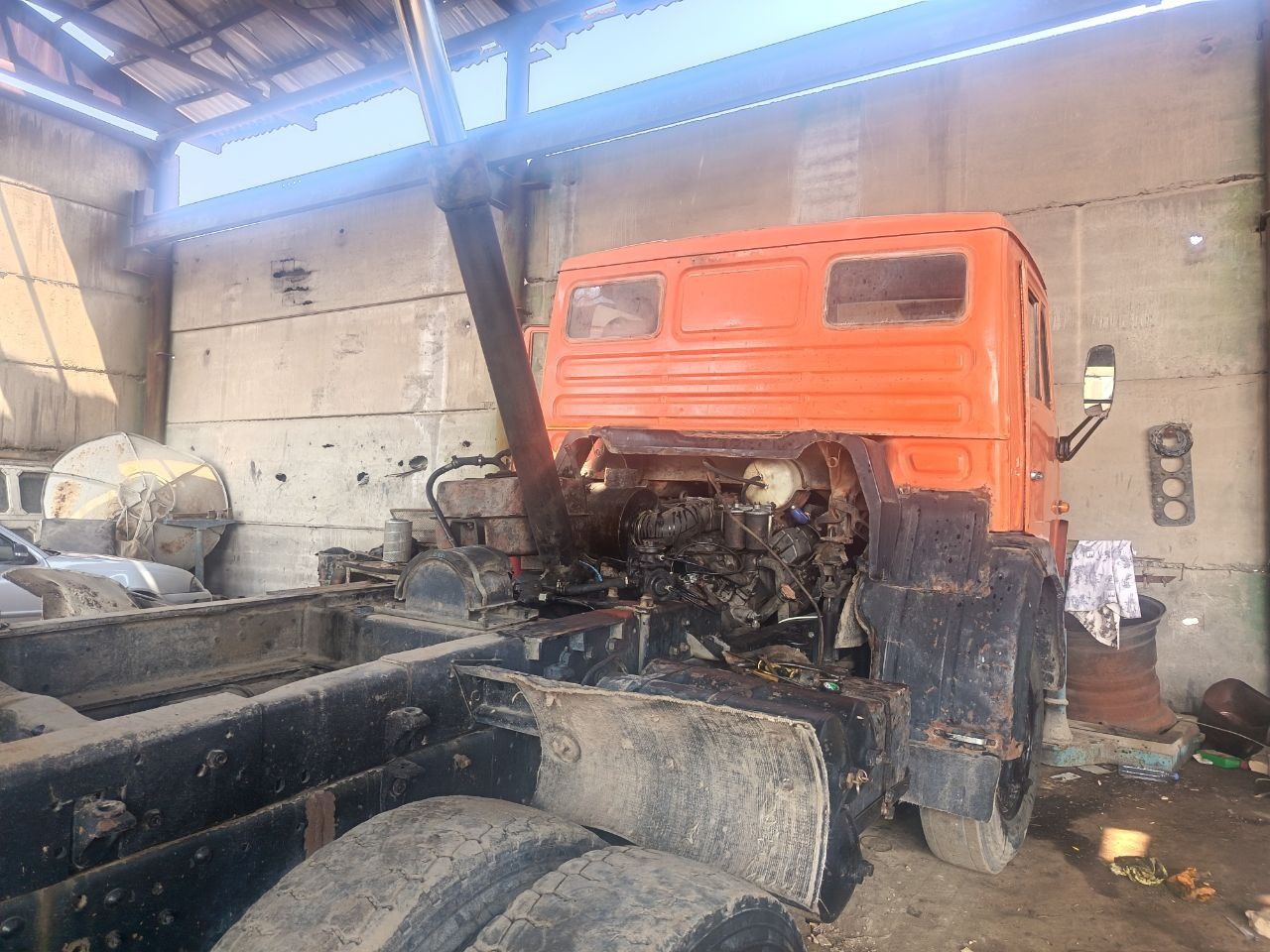 Kamaz sotiladi matori standart