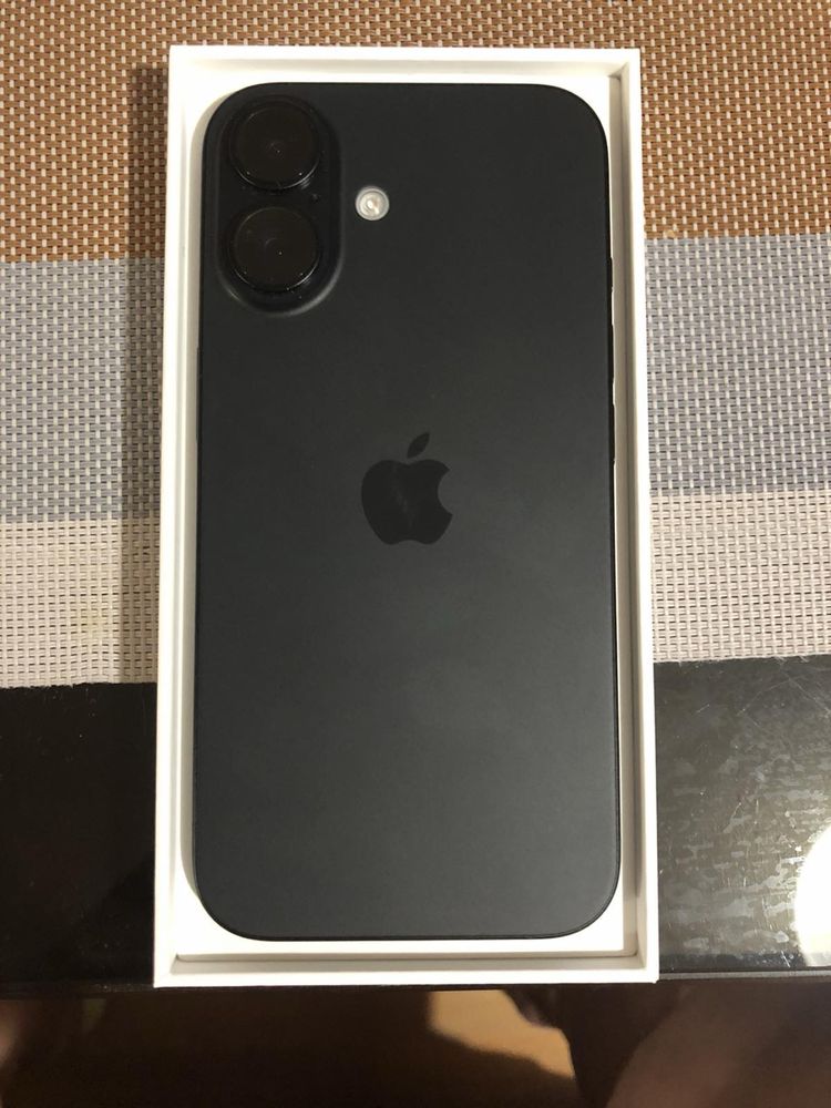 Продавам Iphone 16 с Гаранция!