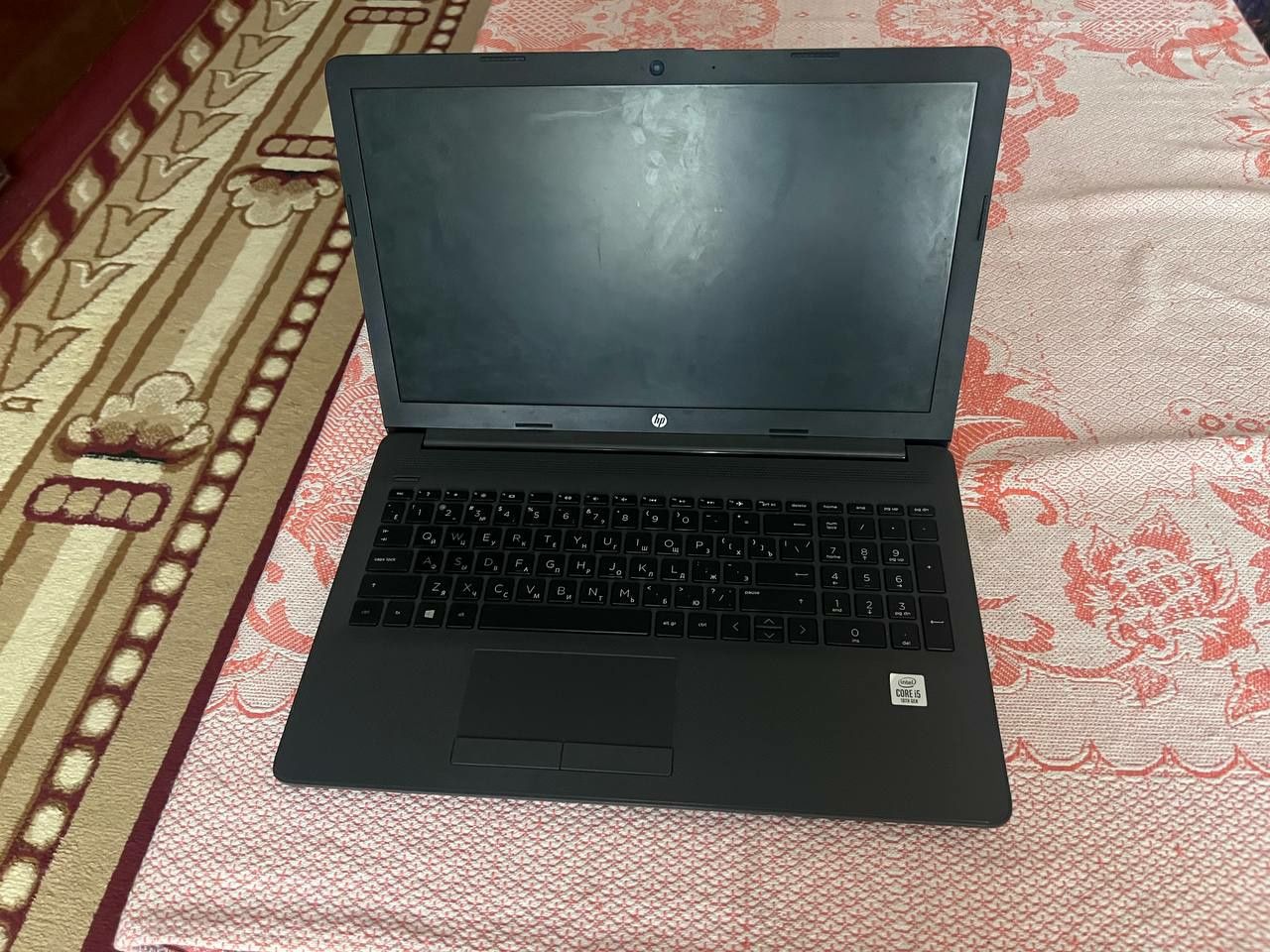 Hp noutbuk. Juda ajoyib dizayndagi kompyuter