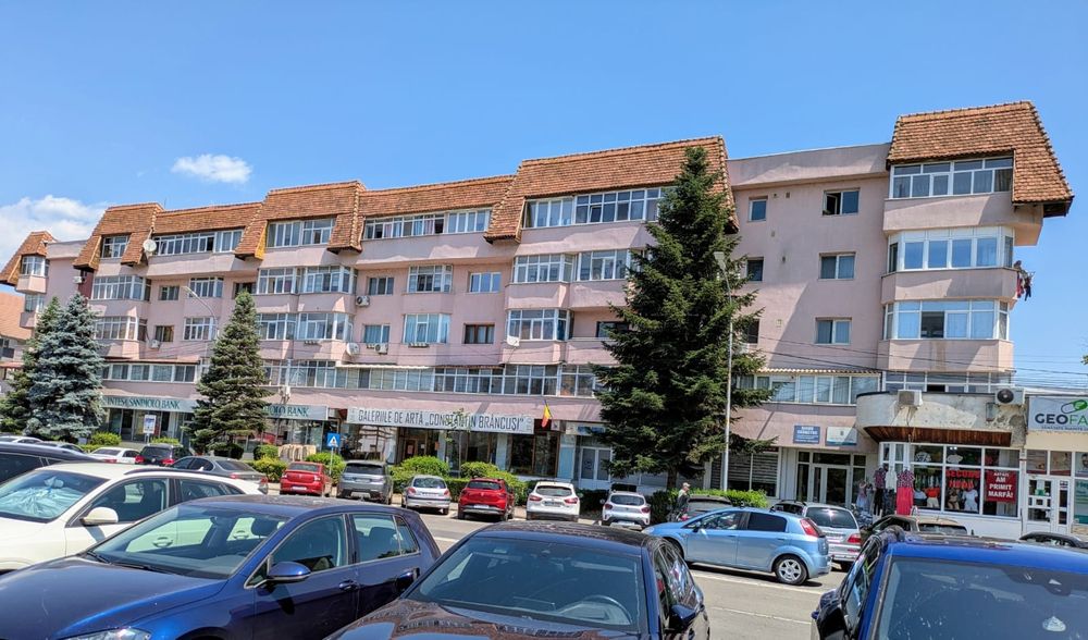 Ultracentral, apartament 3 camere, et.1, decomandat