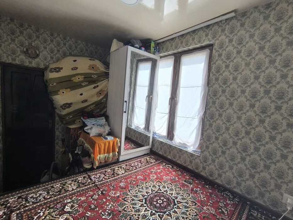 СРОЧНО !!! Продается квартира в Яшнабаде 1/2/4 ( 45 кв/м ) Дубовой
