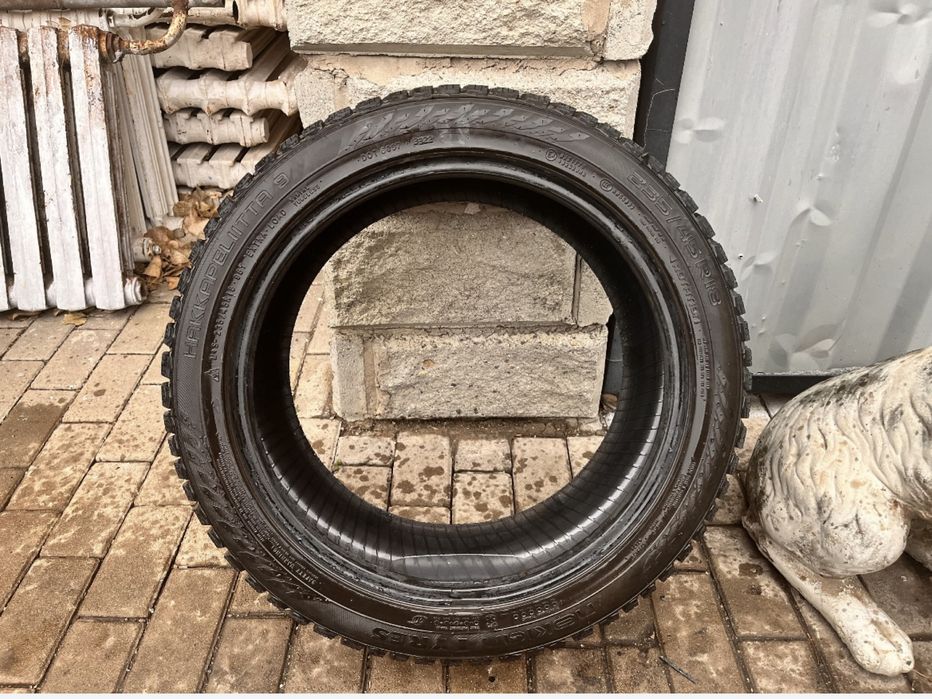 Продам резины на шипах