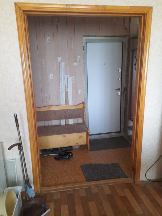 Дверная коробка с наличниками с двух сторон. Натуральное дерево.