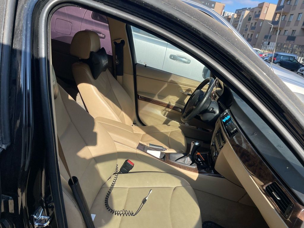 BMW 318i 2009 – Pornește, dar avariată – Vând sau dau la schimb*