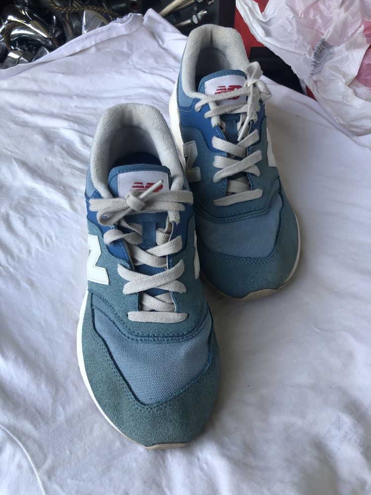 New Balance чисто нови и оригинялни 37,5