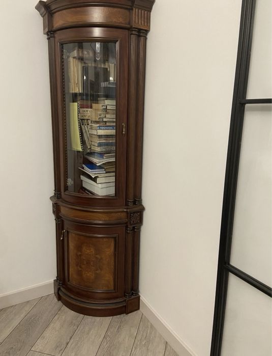 Продам угловую витрину, шкаф, 2ед
