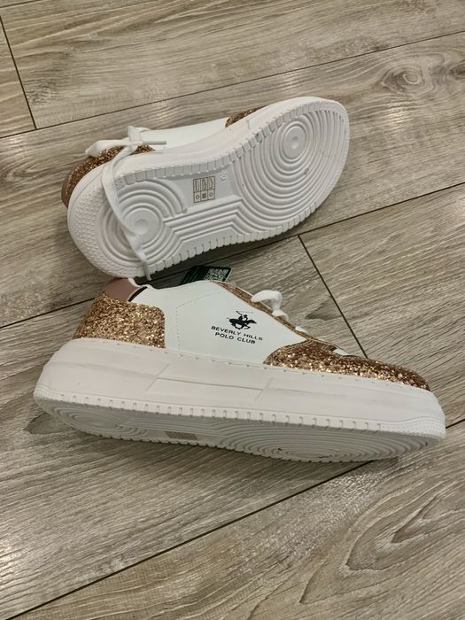 Adidasi polo de vanzare