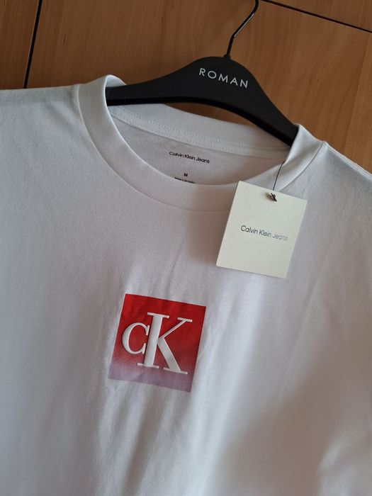 Нова тениска Calvin Klein
