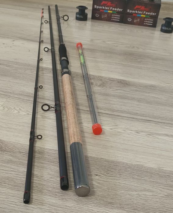 SET 2 Feedere FL Aqua Feeder 3.90 + 2 Mulinete FL Sparkler 6000