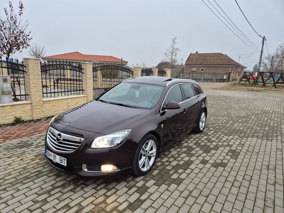 Opel Insignia  SPORT-TOURER 2013 -OPC-LINE -BI-Turbo-194-CP-Panoramic