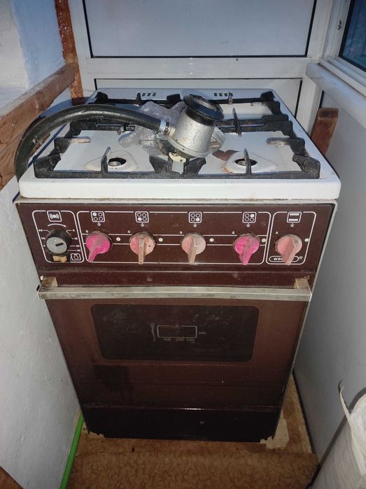 Газовая плита с редуктором.