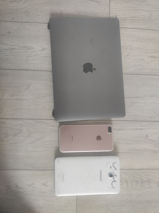 Макбук про дисплей айфон 7  плюс планшет