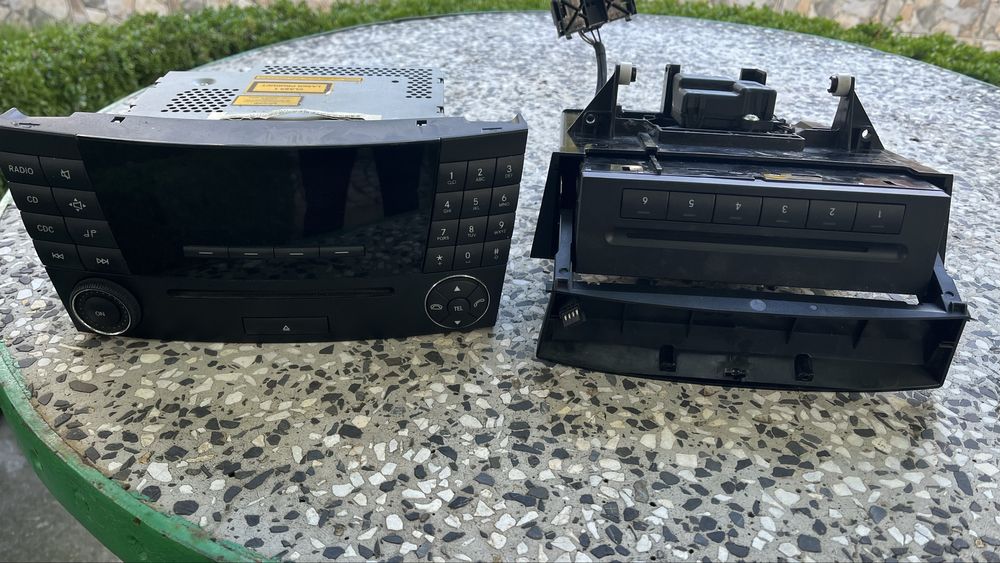 CD плеър и CD чейнджър за Мерцедес W211