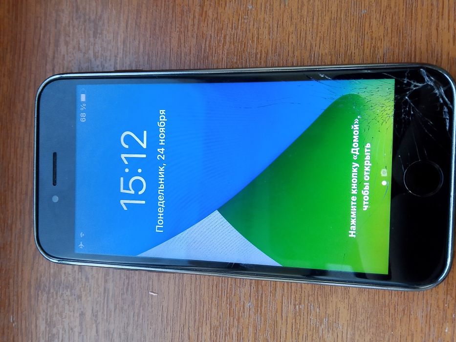 iPhone 7  разбитый экран