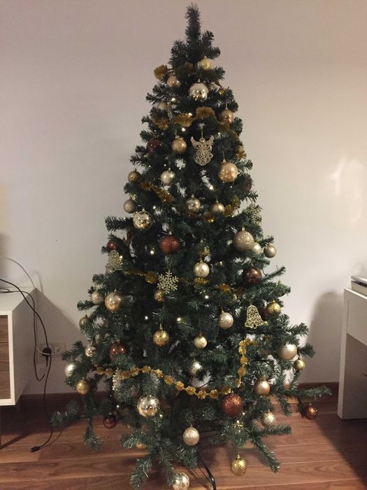 Brad artificial 220cm cu decoratiuni