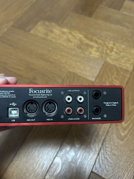 Scarlett Focusrite 2i4 2nd gen