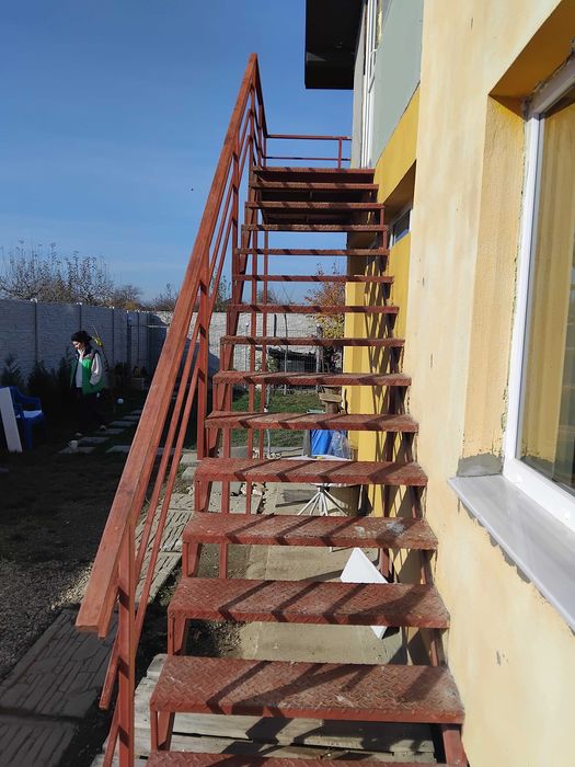 Scara metalica de exterior