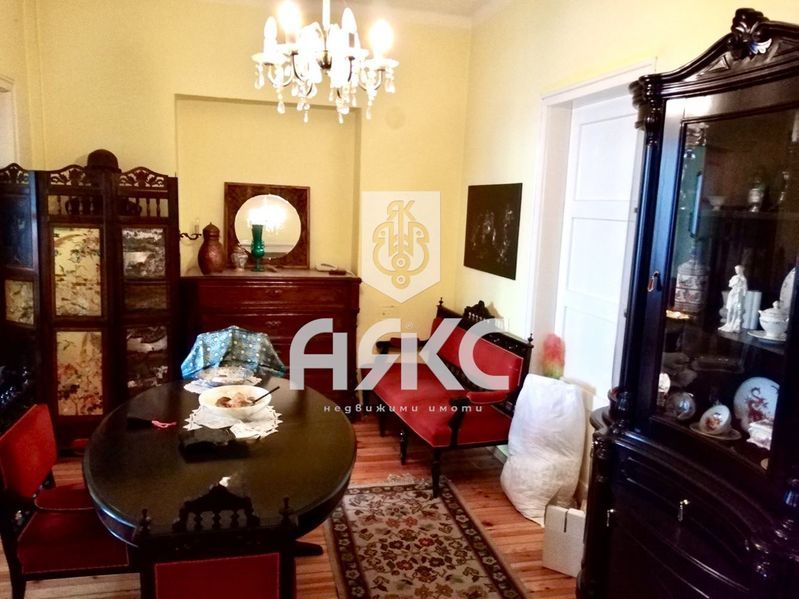 Многостаен апартамент  в Центъра