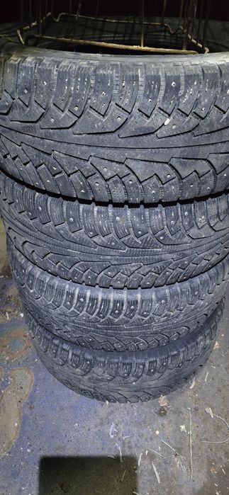 Продам шины зимние нокиан 265х65х17