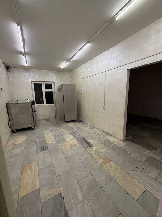 Коммерческое помещение на Карасу-1 в доль дороги 88м2+подвал Парковка