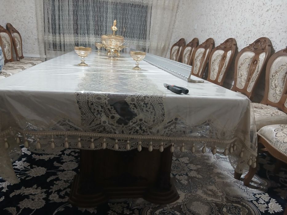 Стол стул сотилади срочно.