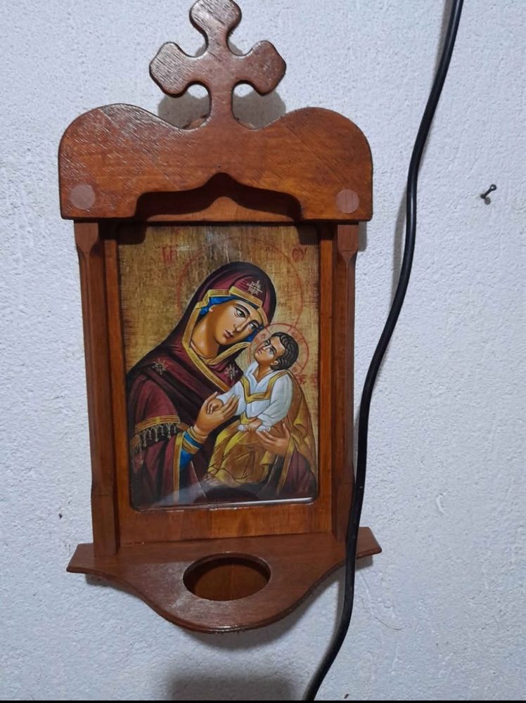 Дървени икони иконостаси
