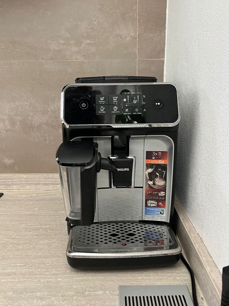 Espressor de cafea Philips Latte Go EP2336