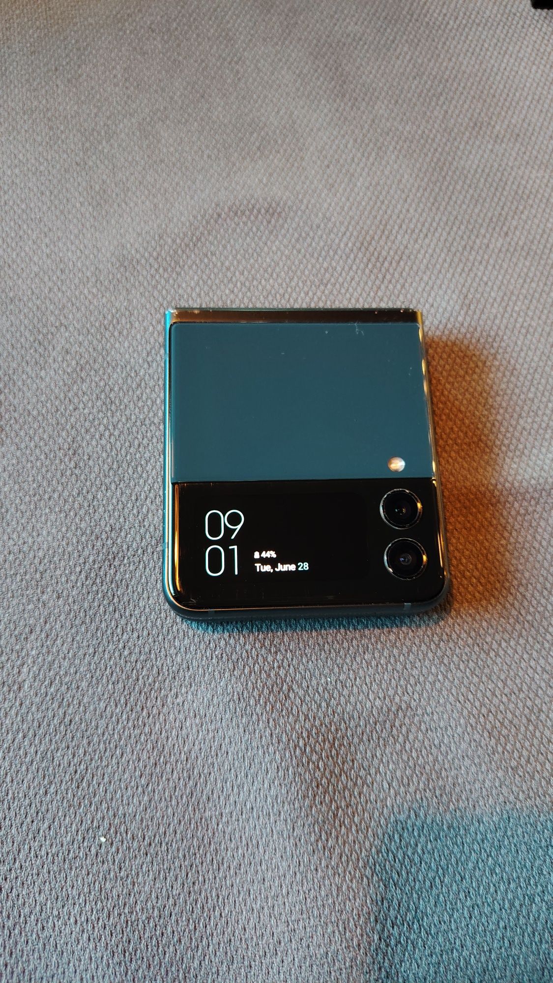 Samsung Z FLIP 3 само днес 30.08 120лв