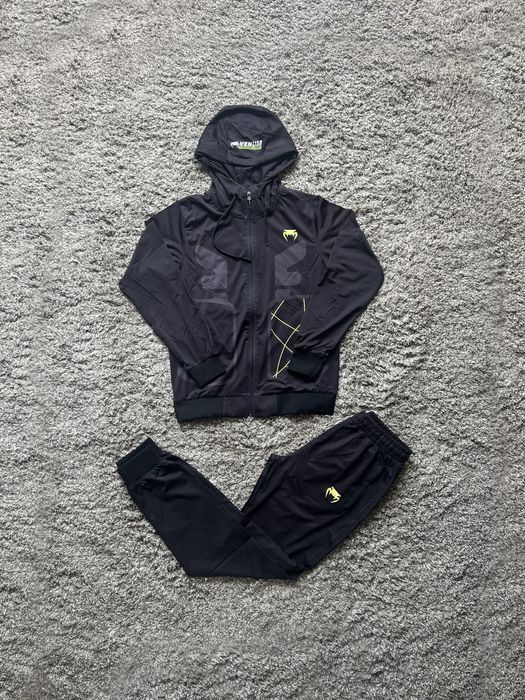 РАЗПРОДАЖБА Венъм ММА Екипи, Нови с Етикет.