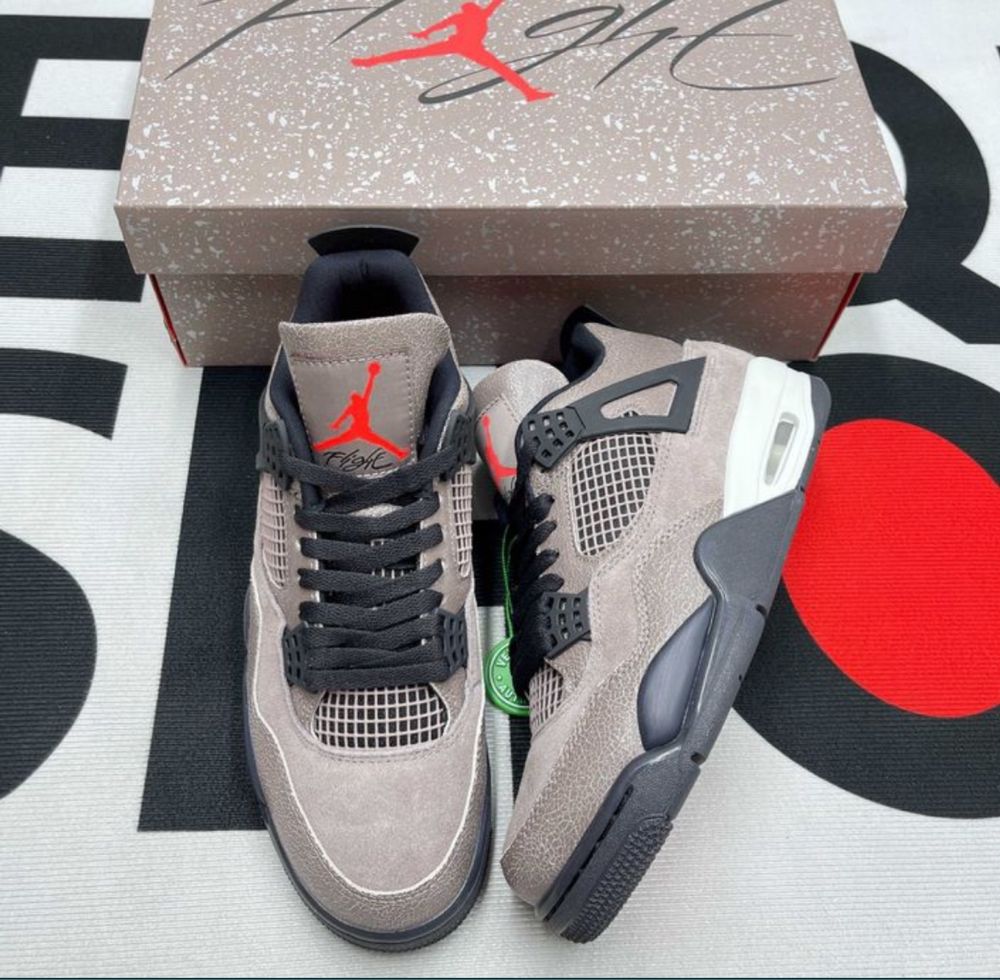 Jordan 4 haze 42 26,5  cm noi