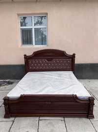 Продаётся королевская кровать.