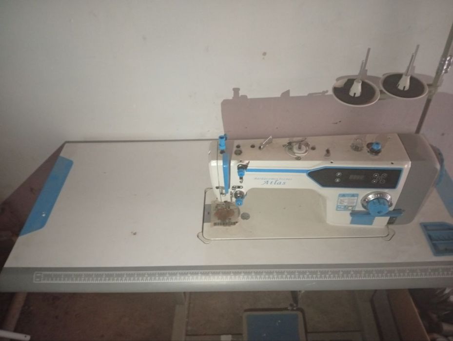 Швейная машина прямострочка,оверлок