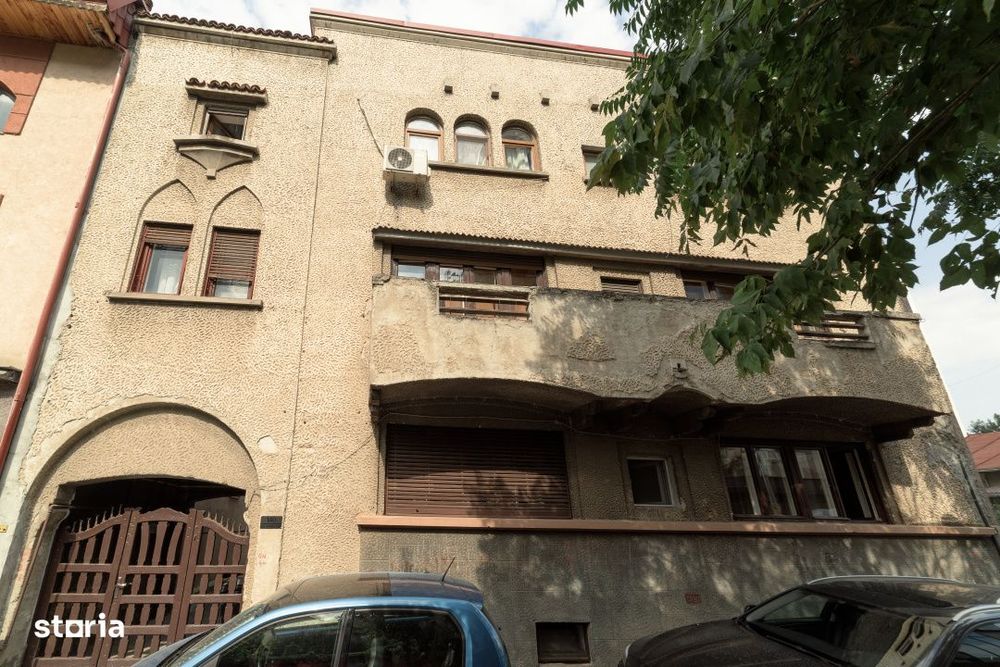 Vand 4(5) Camere Zona Piata Muncii Agricultori