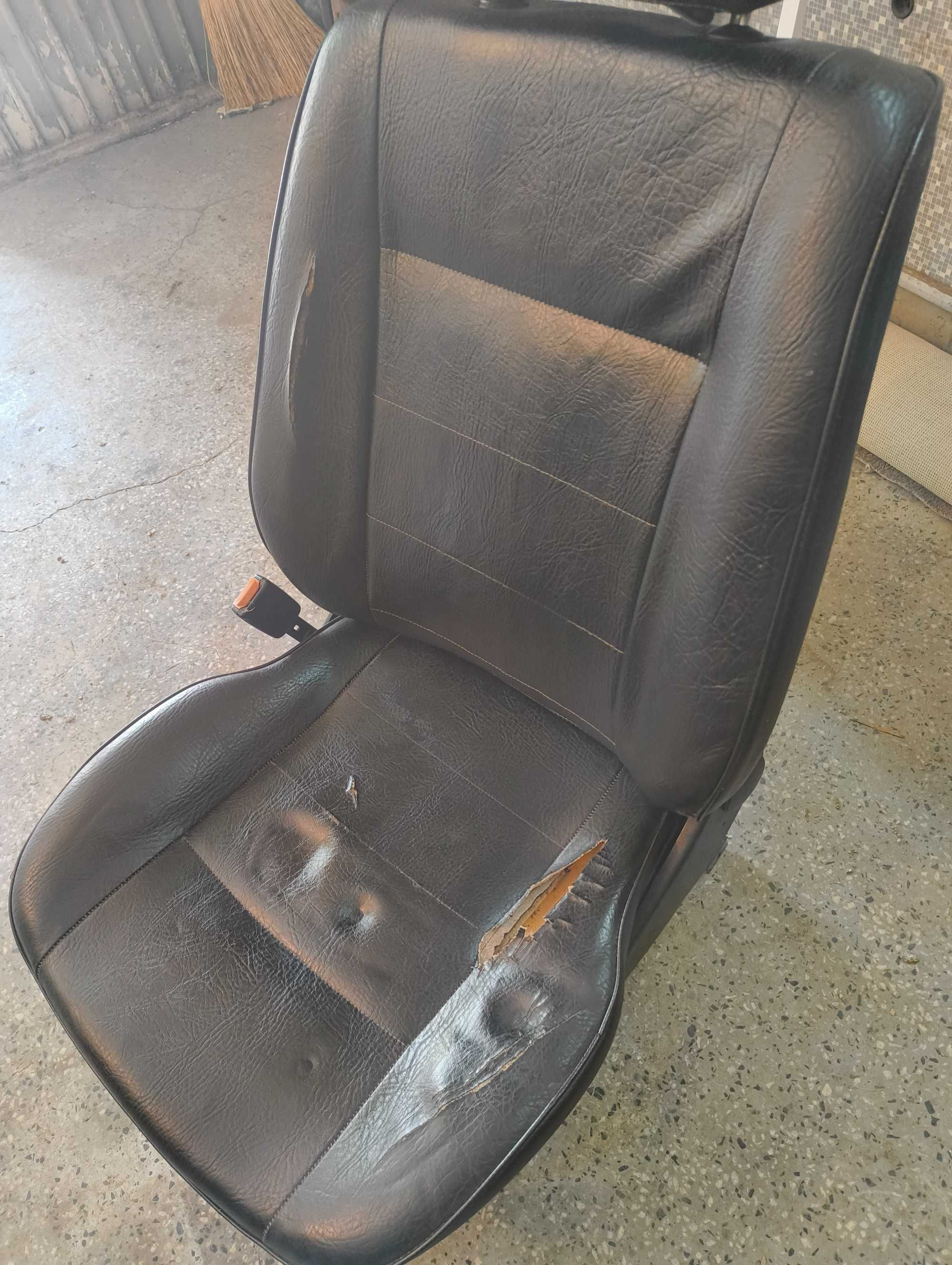 Кожени Седалки Vw Golf 2 4+1