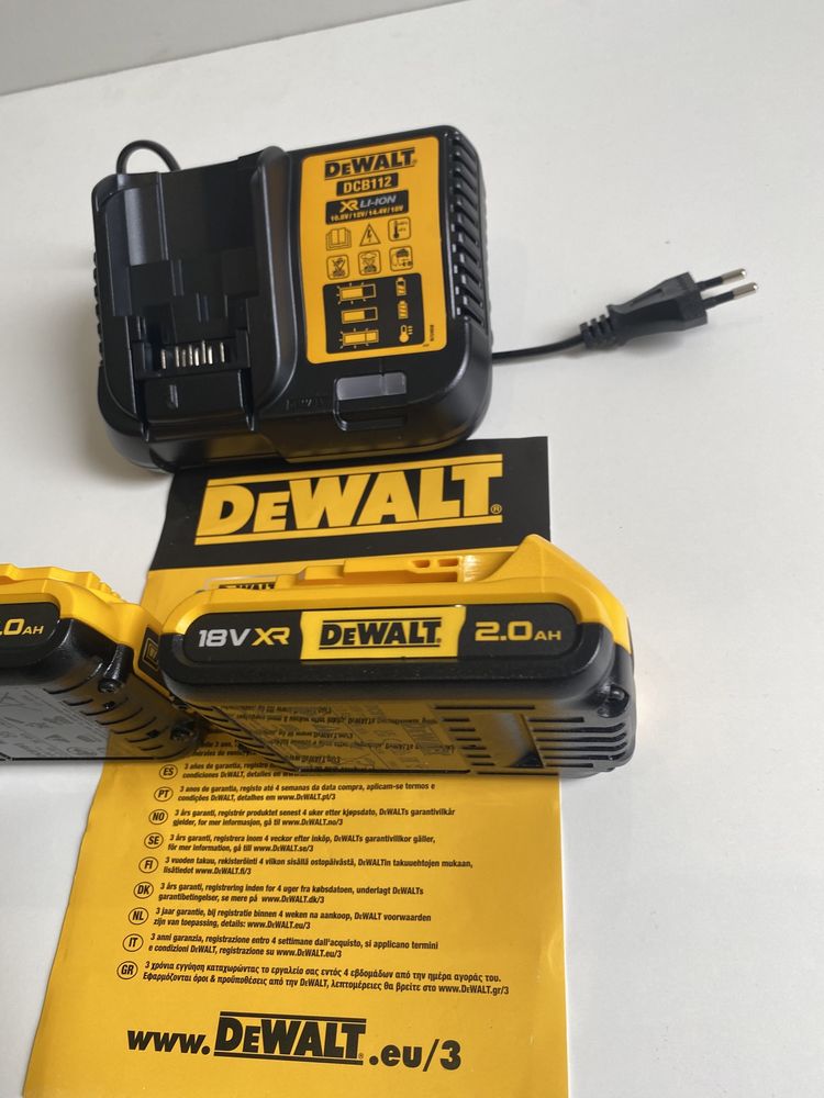 DeWALT Комплект от 2броя батерии DCB183 / 2Ah + Зарядно Устройство