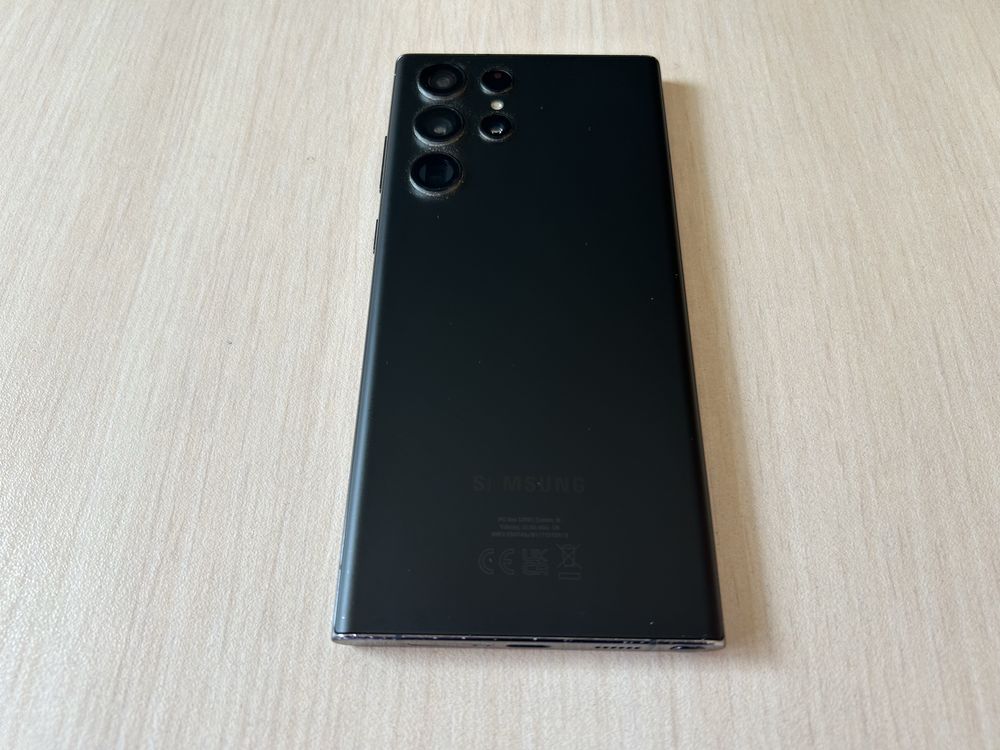 Продавам Samsung Galaxy S22 Ultra 5G 512/12GB