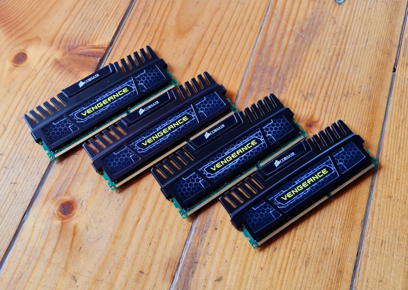 32GB RAM DDR3 1866MHz CL10 1.5v Corsair Vengeance Black