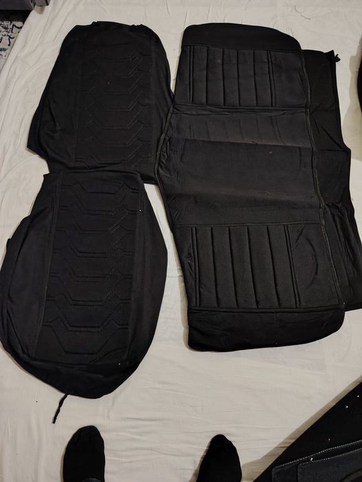 Парк сидения чехол ва тарпедкасига чехол сотилади б/у.