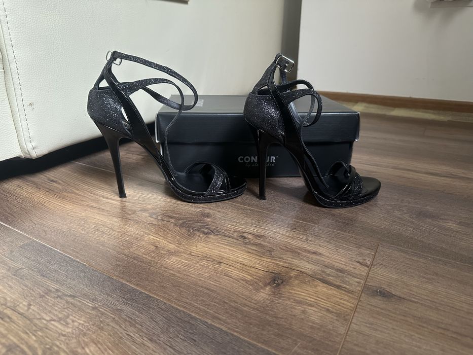 Sandale cu toc elegante colectia Condur