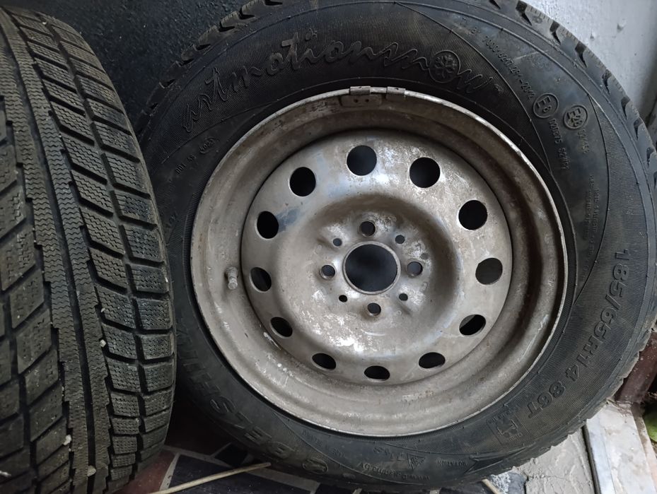 Продам зимние шины на липучке всего 2 шт